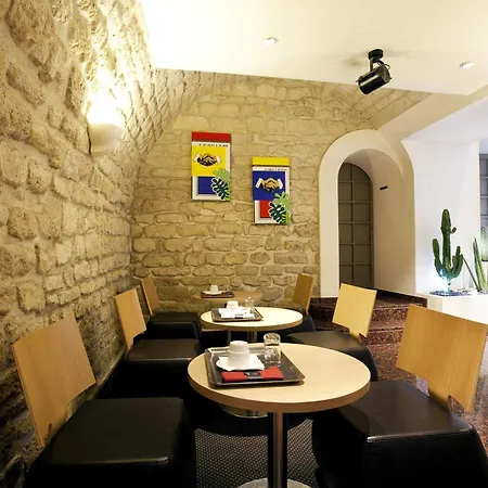 Hotell Select 4*