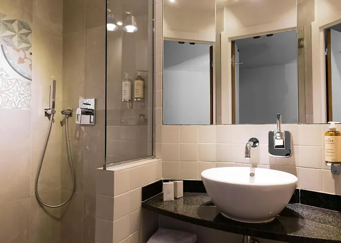 Select Hotel 4*
