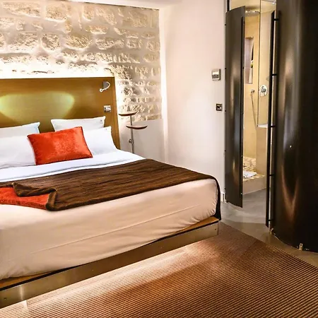 Otel Select 4*