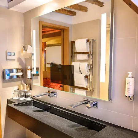 Select Hotel