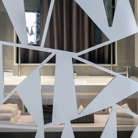 セレクト 4* パリ