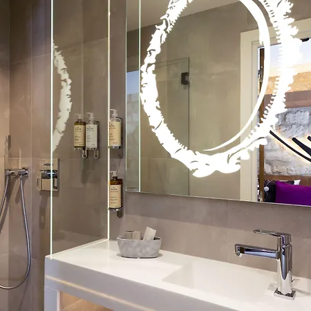 セレクト 4* パリ